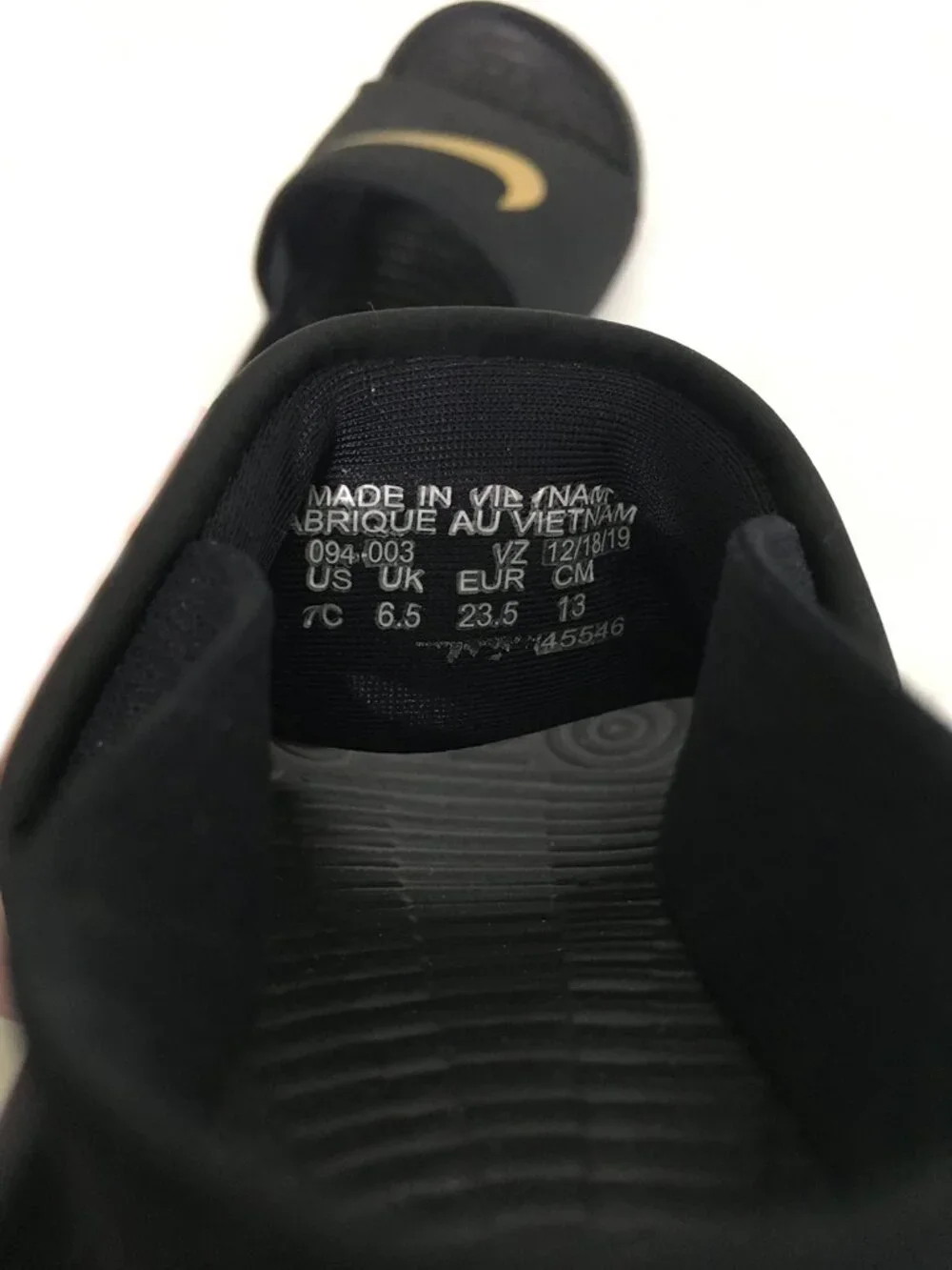Nike Kids Sandals Black & Gold Size 7C